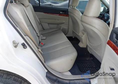 2011 Subaru Outback 2.5I Limited z USA, uszkodzony, nr VIN 4S4BRCJC8B3396149